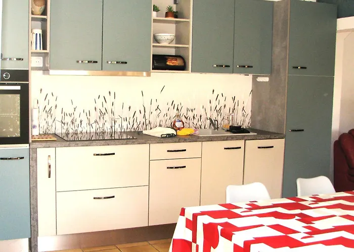 Maison Du Combayre A *