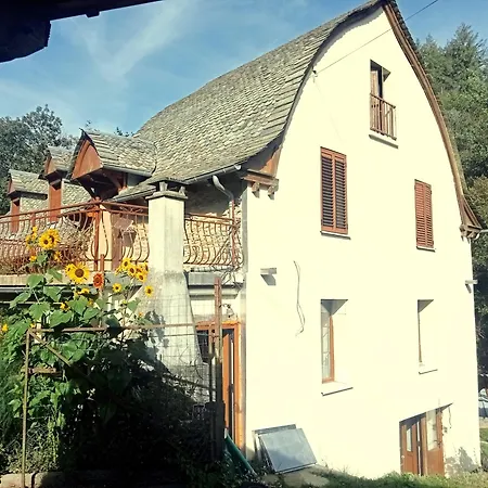 Maison Du Combayre A * Estaing (Aveyron)
