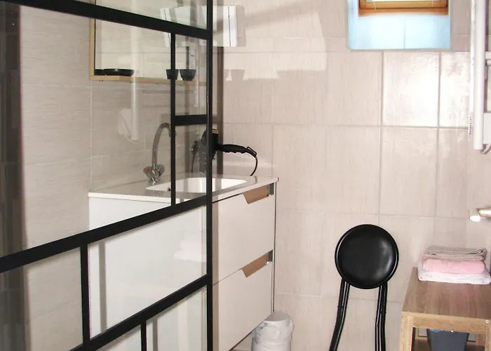 Maison Du Combayre A *