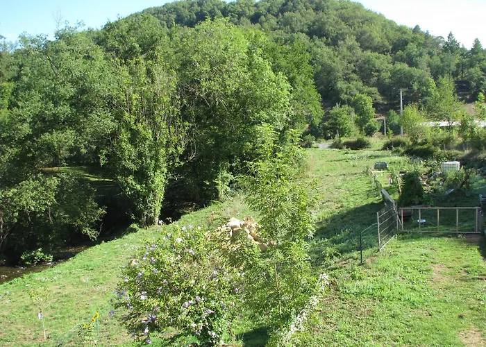 Maison Du Combayre A Vakantiehuis Estaing (Aveyron)